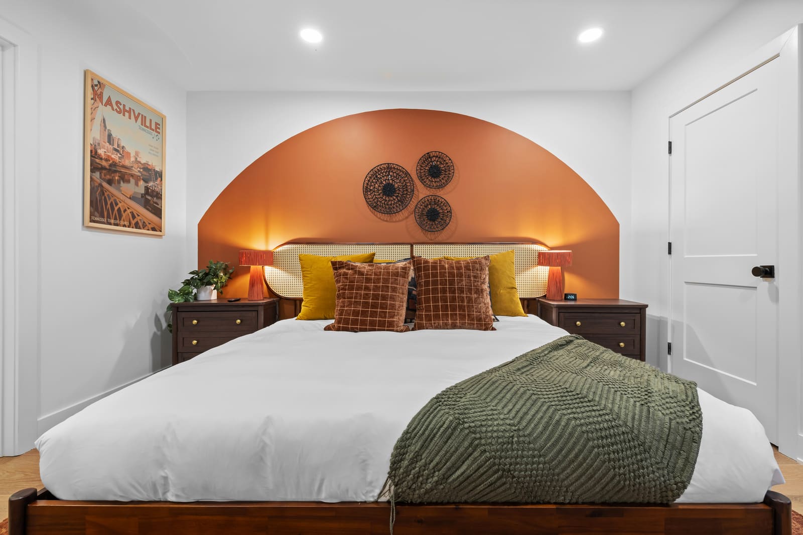 Juniper & Jukebox - Movie Room, Rooftop, w/ 5 BRs (1006 Kirkland)