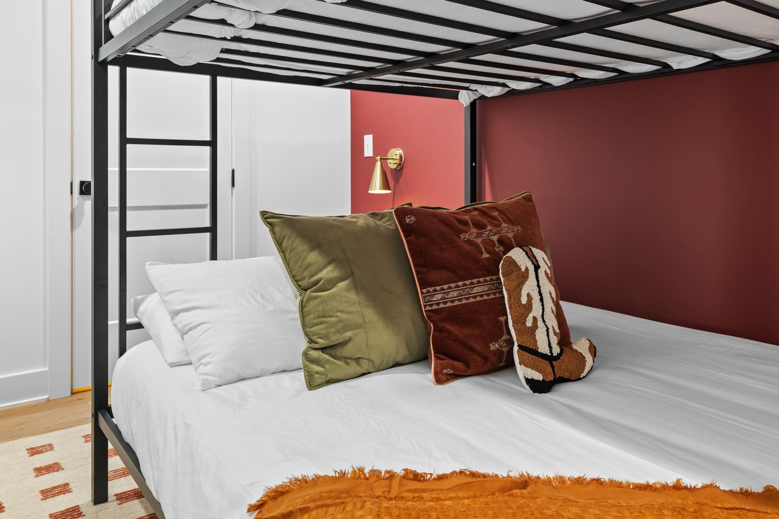 Juniper & Jukebox - Movie Room, Rooftop, w/ 5 BRs (1006 Kirkland)