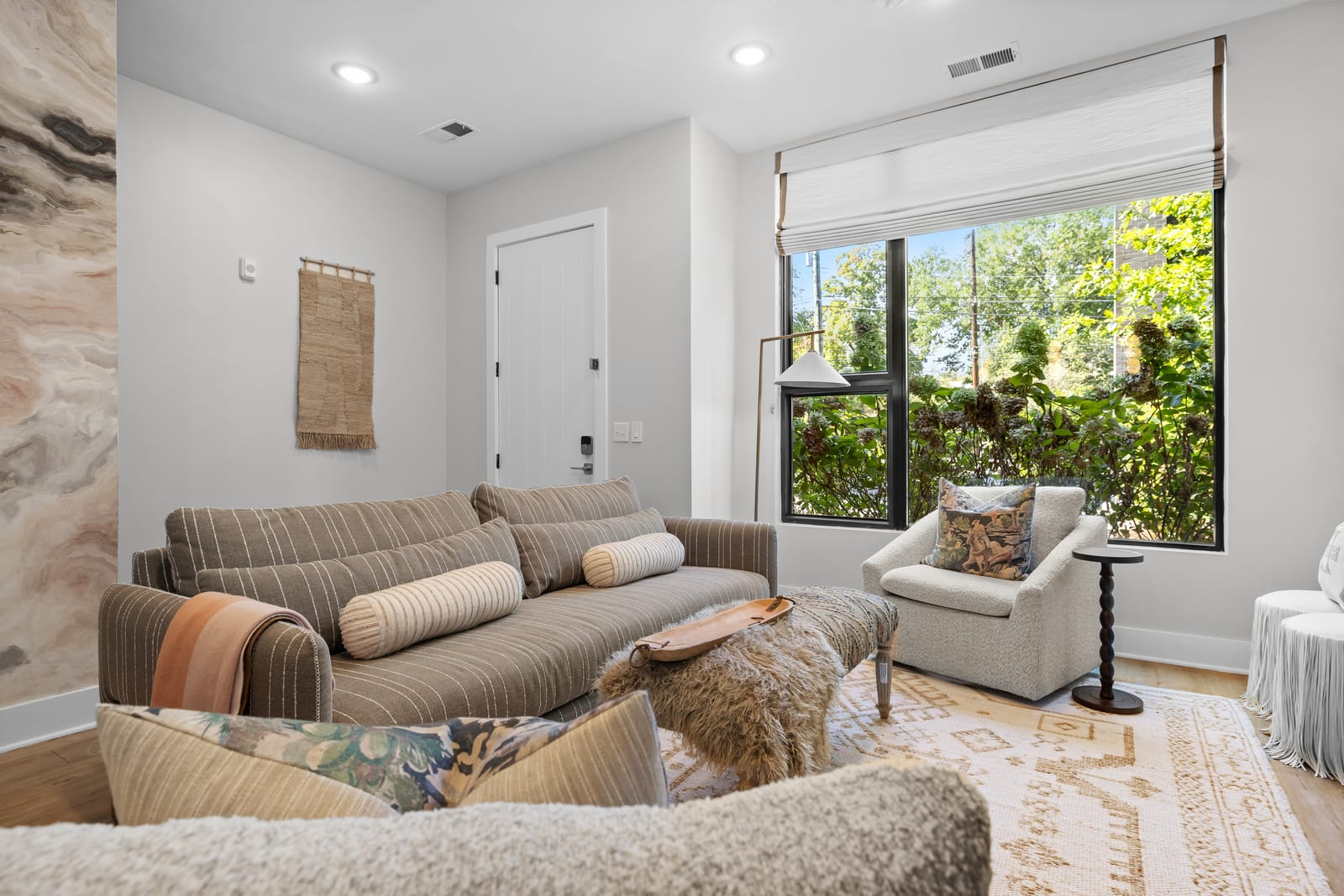 Stunning Home on Music Row - Rooftop Sauna & Grill — photo 2