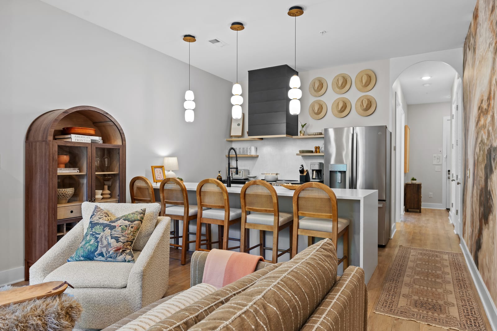 Stunning Home on Music Row - Rooftop Sauna & Grill — photo 3