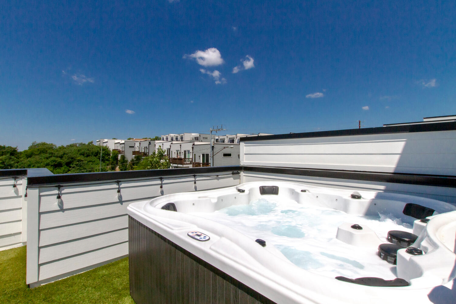 10 Bed Designer Home - Rooftop Hot Tub and Game Room! (1203A BCP)