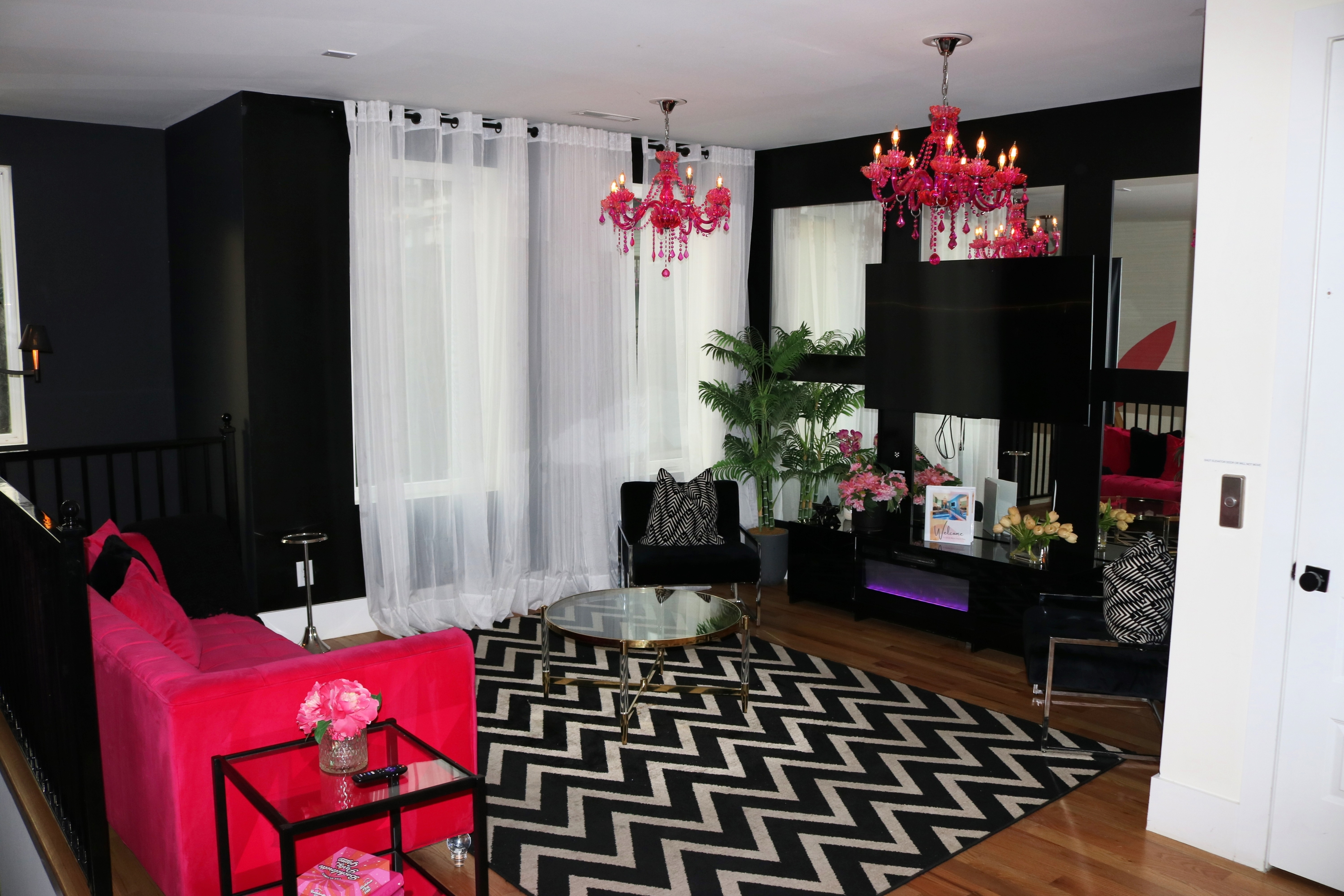 10 Bed Designer Home - Rooftop Hot Tub and Game Room! (1203A BCP)