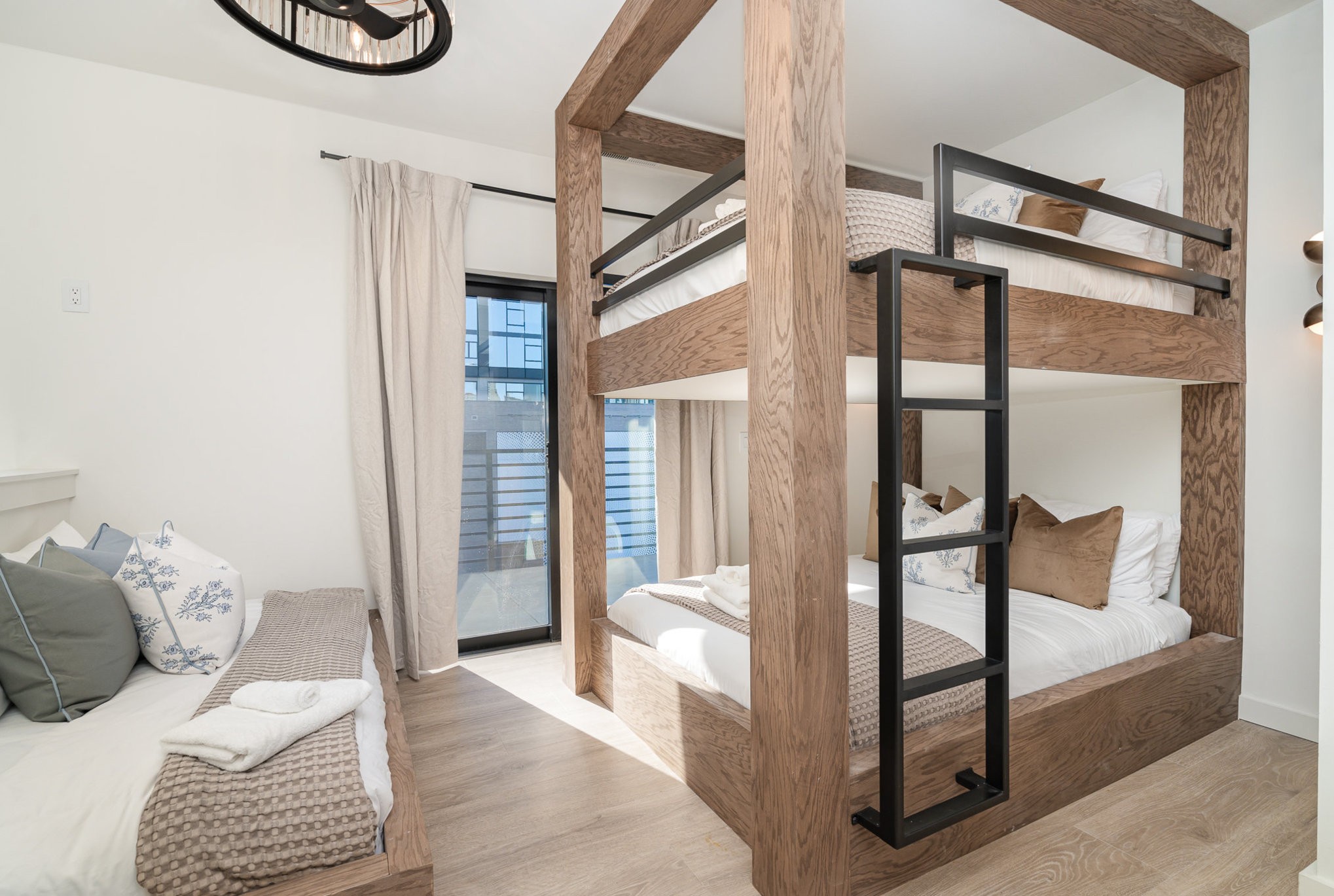 Luxury 2-Story Penthouse! Walk to Broadway and Gulch (Hyve 602)