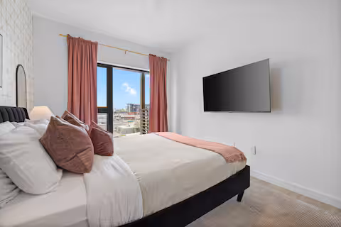 Mega Downtown Oasis - Walk to Broadway, Sleeps 20! (Hyve 510 and 213 Mega)