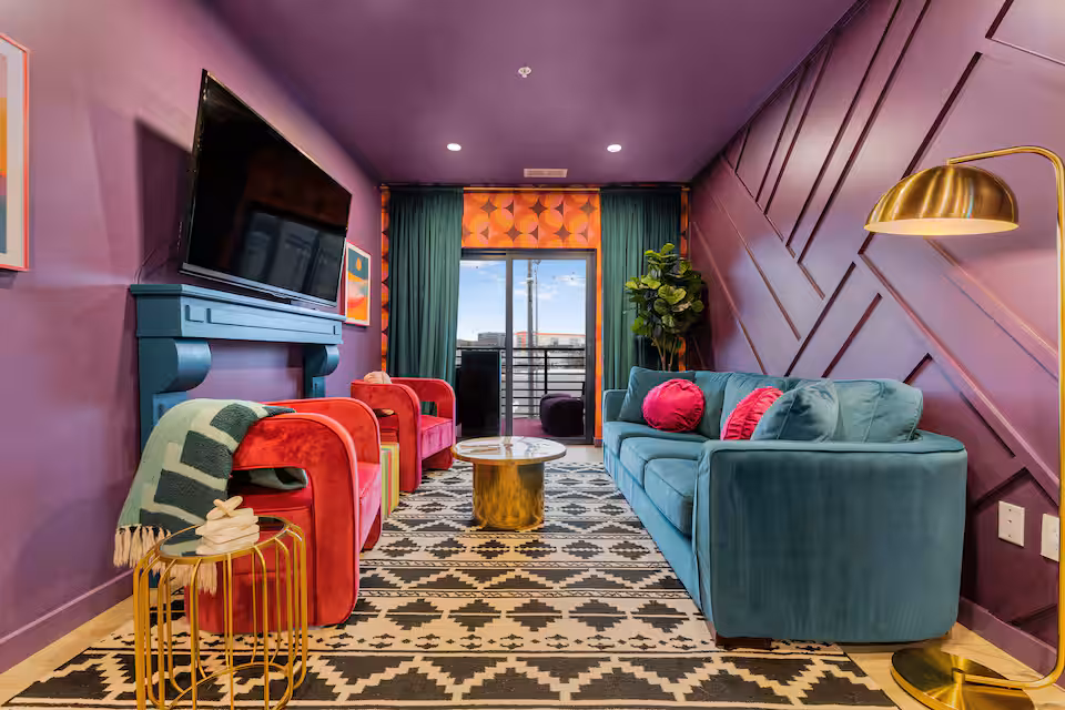 Mega Downtown Oasis - Walk to Broadway, Sleeps 20! (Hyve 510 and 213 Mega)