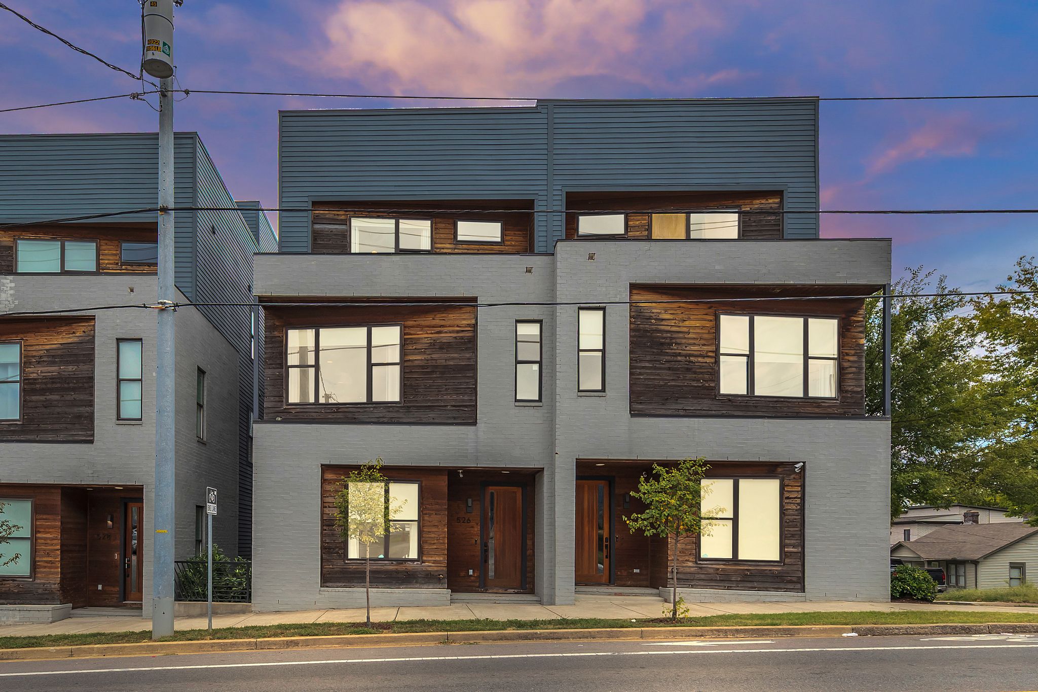 Mega Getaway! 24 Beds, 2 Rooftops Close to DT! (524/526 Mega)