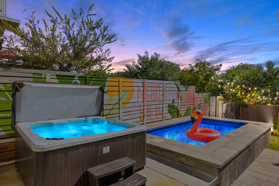 Nashville Mega House! Pool, Hot Tub, Sleeps 24! (16 Mega)