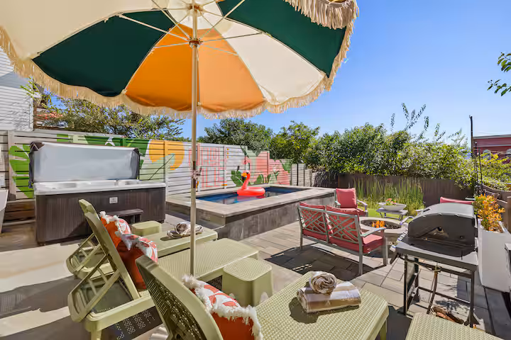 Pool and Hot Tub Oasis w Fire Pit, Rooftop, Games (16B)