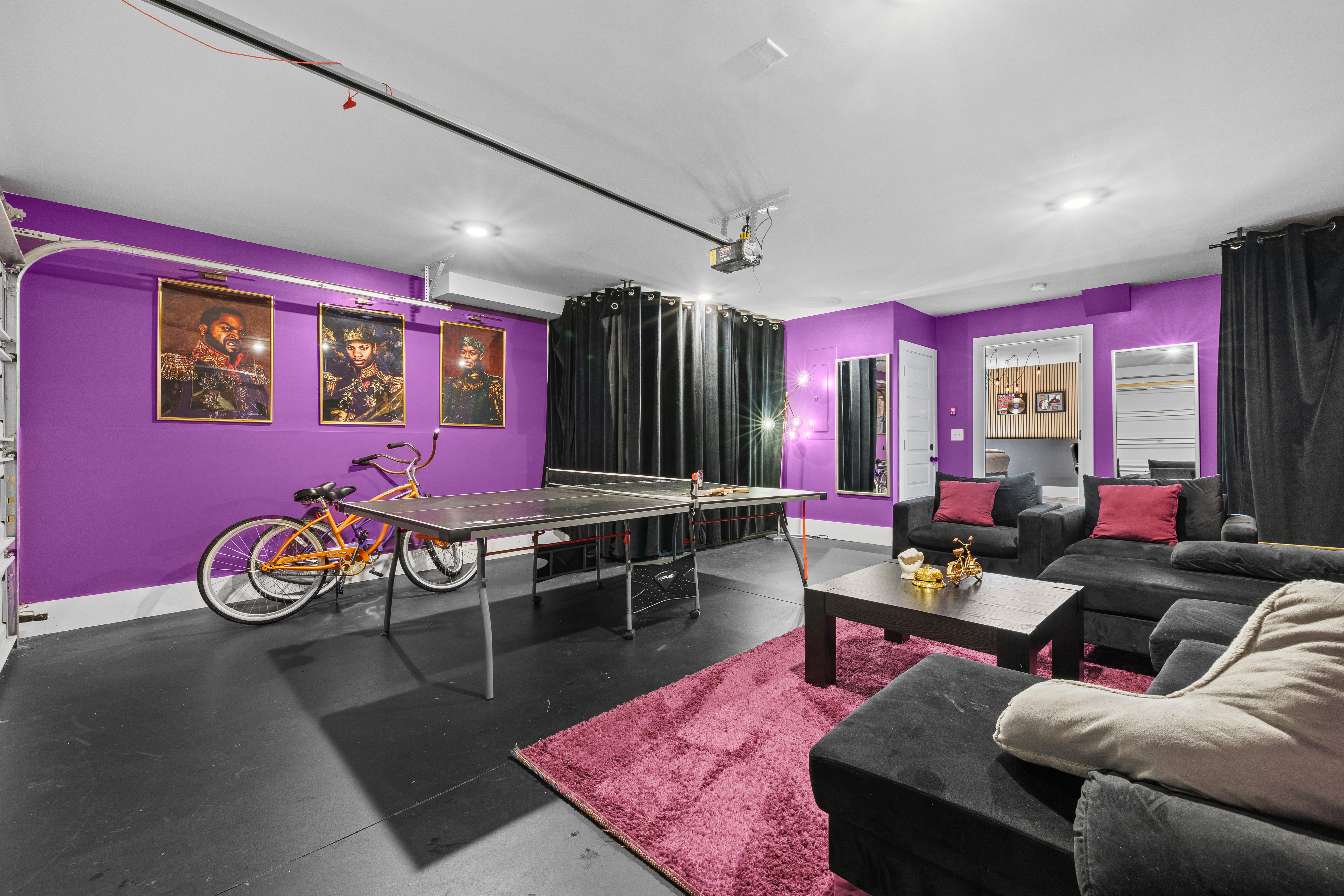 Relaxing Rooftop Hot Tub, Vibrant Home, Mins to DT (1203B BCP)