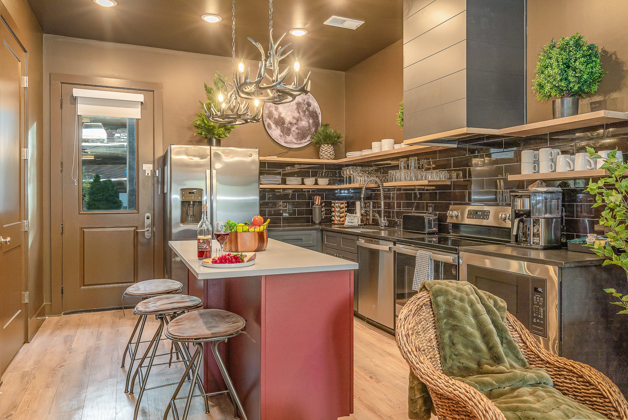Ultimate Luxury Experience on Music Row! 5 Bedrooms (1010 18th Ave)