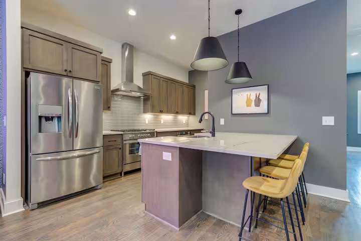 Vibrant Luxury Home, 4 Bed 4 Bath Close 2 Broadway (3206 West End)